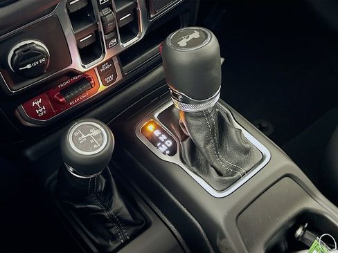 New 2026 Jeep Wrangler Unlimited Rubicon AWD/4WD image 23