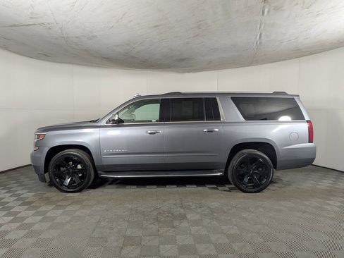 Used 2019 Chevrolet Suburban Premier image 3