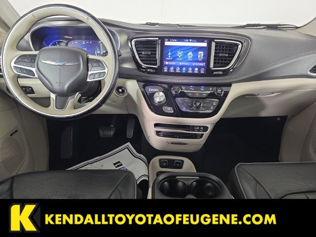 Used 2018 Chrysler Pacifica Limited w/ Advanced Safetytec Group FWD image 17