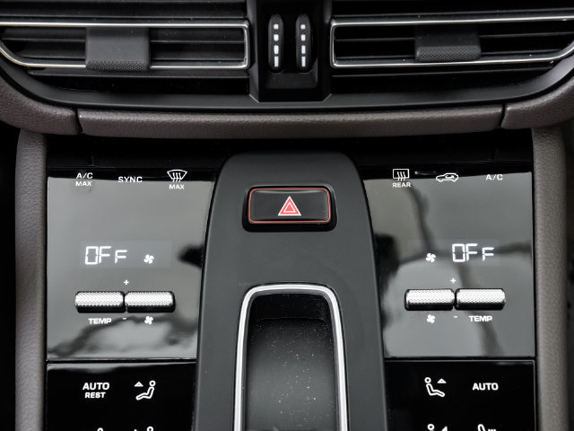 Certified 2026 Porsche Macan AWD/4WD image 19