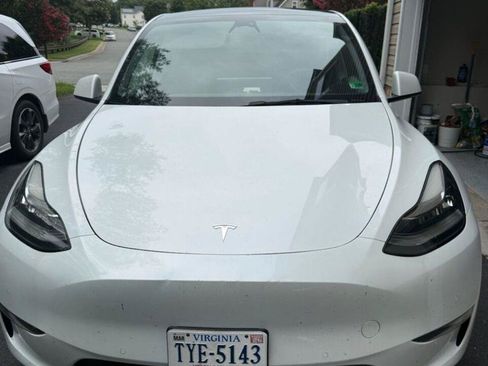 Used 2022 Tesla Model Y Long Range AWD/4WD image 2