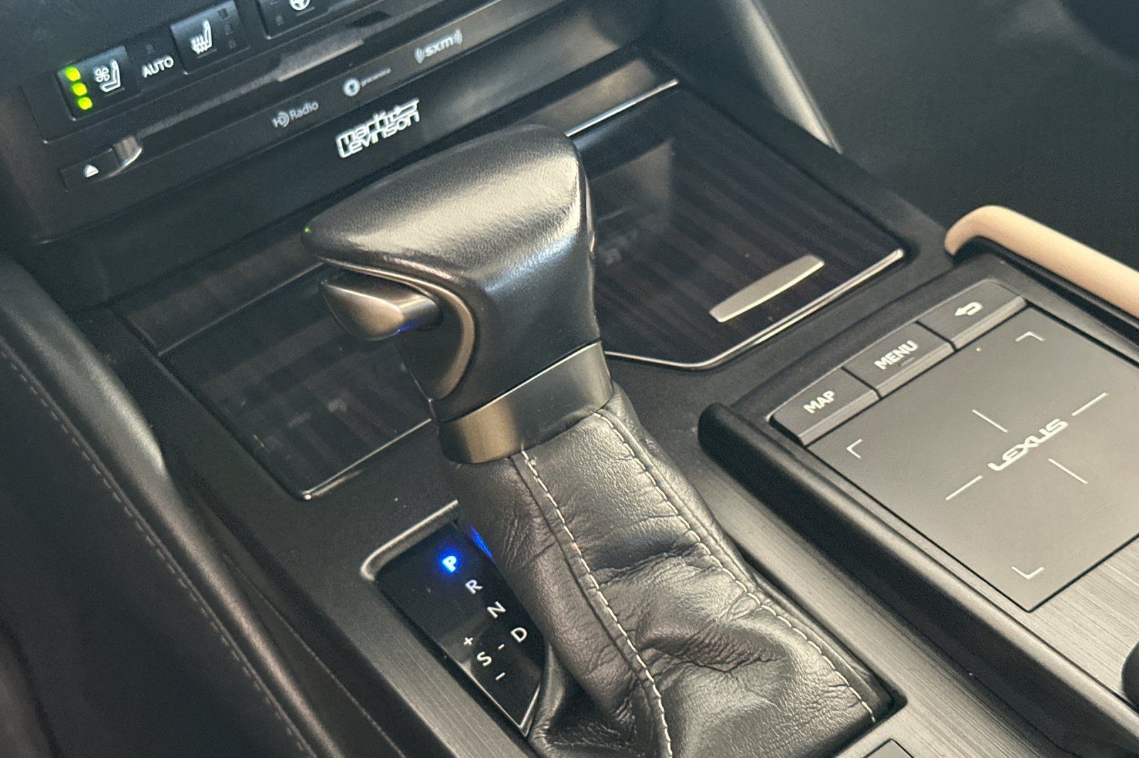 Used 2021 Lexus ES 300h w/ Accessory Package FWD image 18