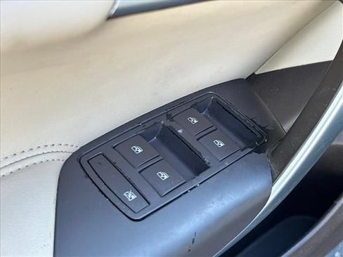 Used 2017 Buick Regal Premium w/ Driver Confidence Package #1 FWD image 21