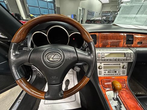 Used 2007 Lexus SC 430 Convertible RWD image 9