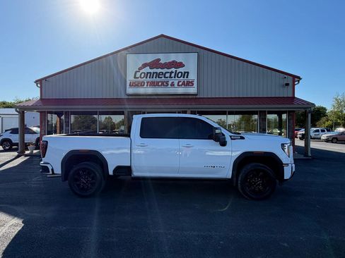 Used 2024 GMC Sierra 2500 AT4 w/ AT4 Premium Plus Package AWD/4WD image 3