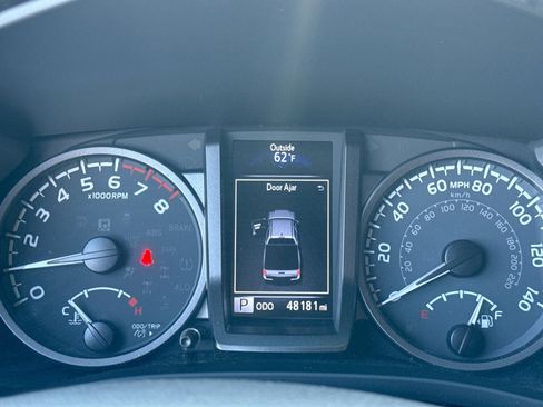 Used 2022 Toyota Tacoma TRD Off-Road image 13