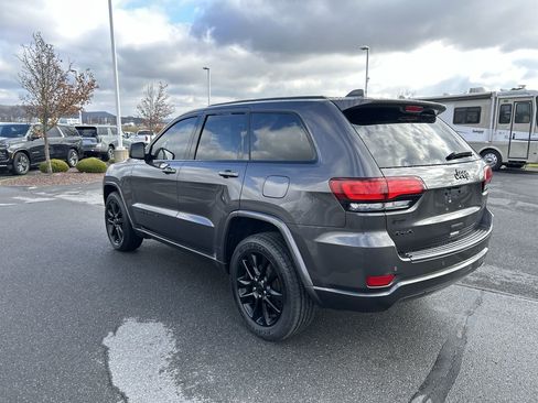 Used 2020 Jeep Grand Cherokee Altitude image 5