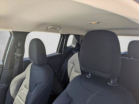 Used 2022 Jeep Renegade Latitude AWD/4WD image 14