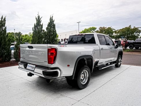 Used 2021 Chevrolet Silverado 3500 LTZ w/ LTZ Convenience Package AWD/4WD image 11