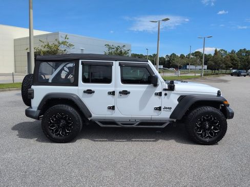 Used 2022 Jeep Wrangler Unlimited Sport AWD/4WD image 4