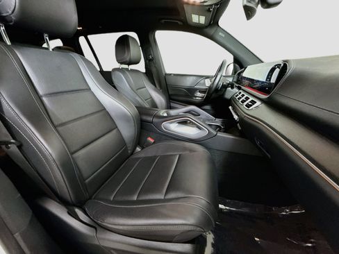 Used 2023 Mercedes-Benz GLS 450 4MATIC image 29