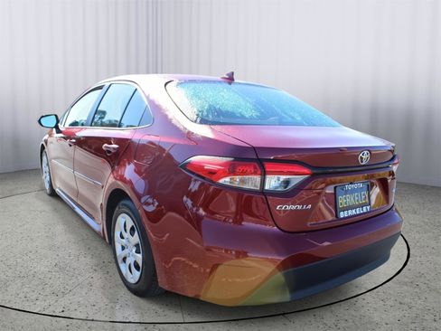 Used 2025 Toyota Corolla LE image 6