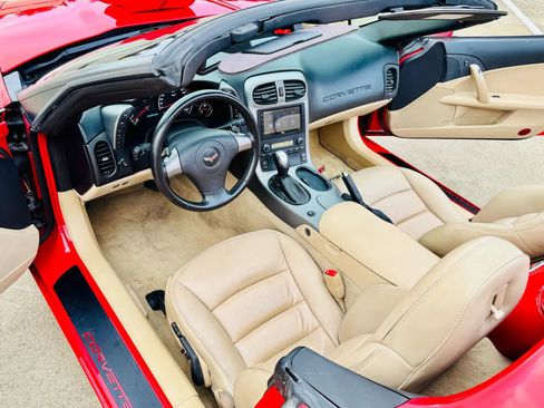 Used 2006 Chevrolet Corvette Convertible w/ Preferred Equipment Group RWD image 16