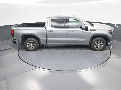 Used 2025 GMC Sierra 1500 SLT AWD/4WD image 17