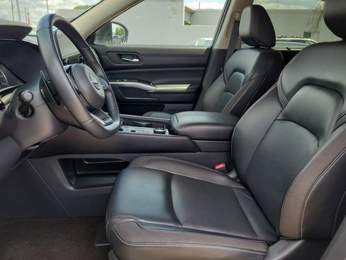 Used 2023 Nissan Pathfinder SL AWD/4WD image 22