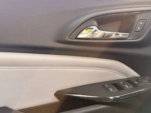 Used 2025 Chevrolet Trax LT image 26