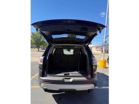 Used 2019 GMC Acadia SLT w/ LPO, Black Accent Package FWD image 20