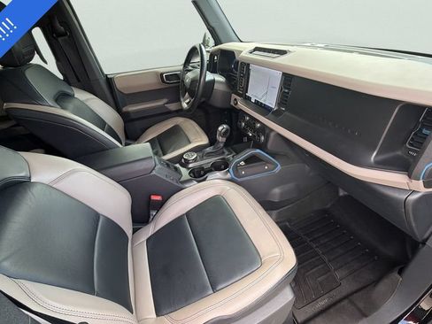 Used 2023 Ford Bronco Wildtrak AWD/4WD image 26