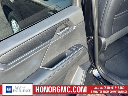 Used 2024 GMC Acadia Elevation AWD/4WD image 19