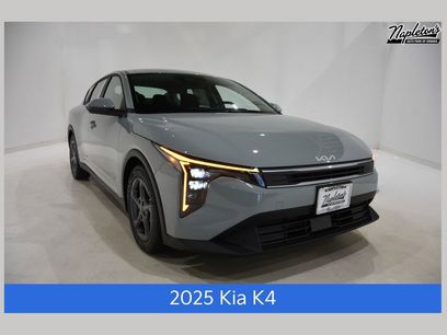 New 2025 Kia K4 LXS