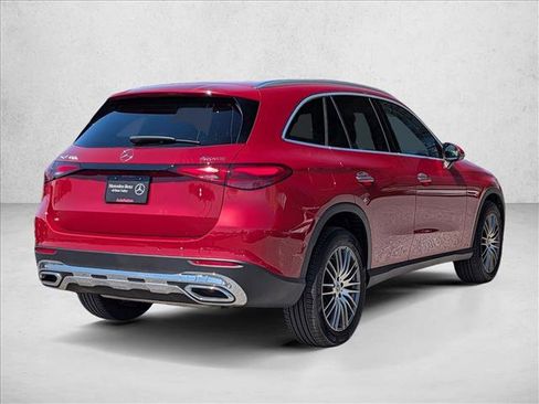 Used 2025 Mercedes-Benz GLC 300 4MATIC image 5