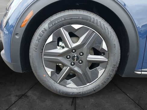 New 2025 Kia EV6 Light w/ Light LR Technology Package image 14