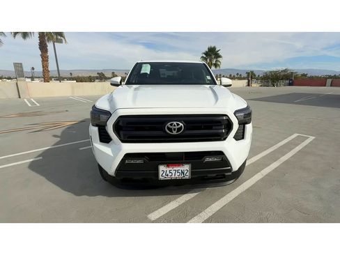 Used 2025 Toyota Tacoma SR5 image 3