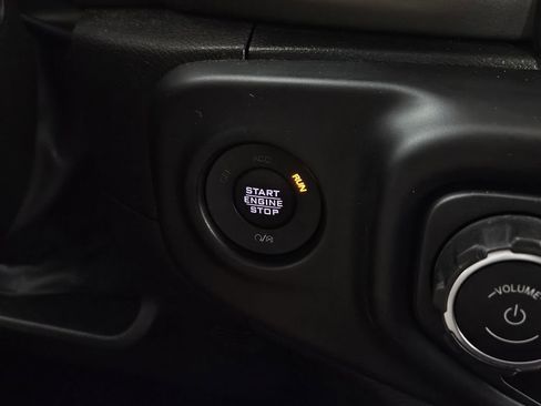 Used 2023 Jeep Wrangler Unlimited image 17