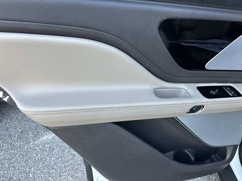 Used 2022 Lincoln Aviator Reserve w/ Equipment Group 201A image 29