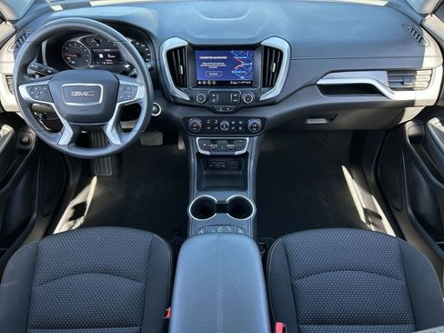 Used 2024 GMC Terrain SLE w/ Driver Convenience Package FWD image 20