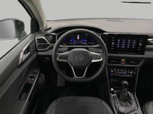 New 2026 Volkswagen Taos SE image 12