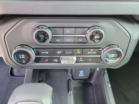 New 2025 Ford Bronco Big Bend image 28