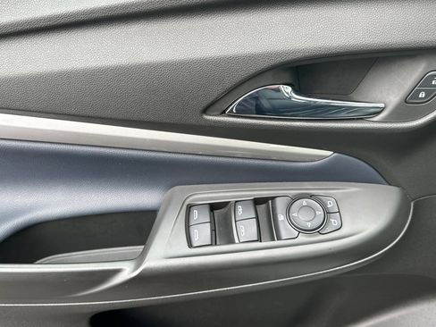 Used 2022 Chevrolet Bolt EUV LT w/ Convenience Package image 12