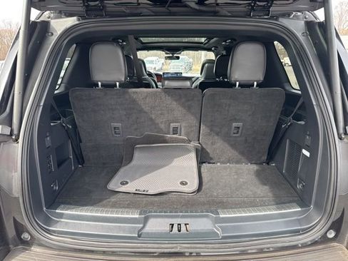 Used 2024 Lincoln Navigator Reserve image 10