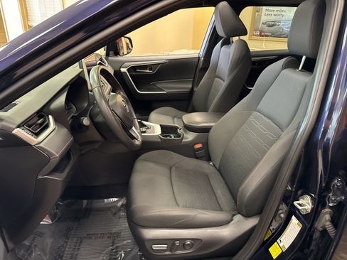 Used 2024 Toyota RAV4 SE w/ Weather & Moonroof Package AWD/4WD image 18