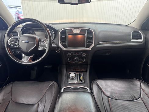 Used 2019 Chrysler 300 Limited image 16