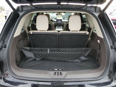 Used 2024 Lincoln Aviator Reserve w/ Equipment Group 201A AWD/4WD image 17