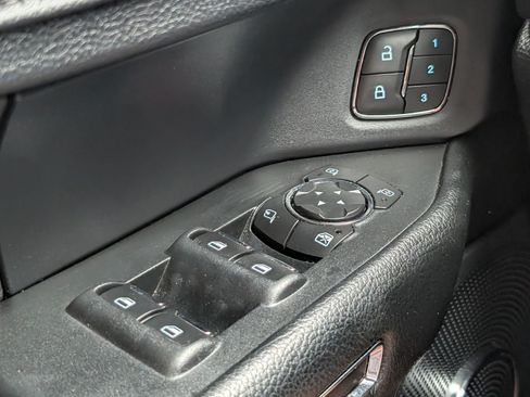 Used 2019 Ford Expedition Limited w/ Equipment Group 302A RWD image 23