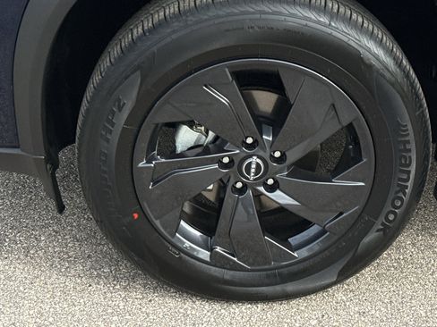 New 2026 Nissan Rogue SV AWD/4WD image 9