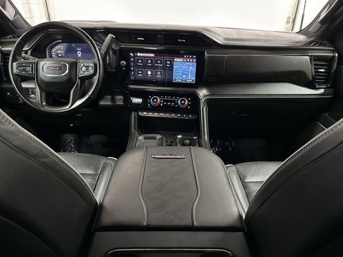 Used 2024 GMC Sierra 2500 AT4X image 23