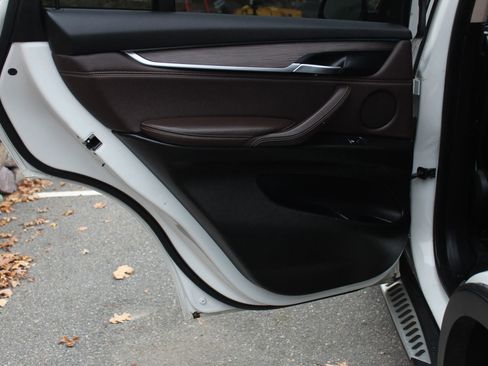 Used 2015 BMW X5 xDrive35i image 10