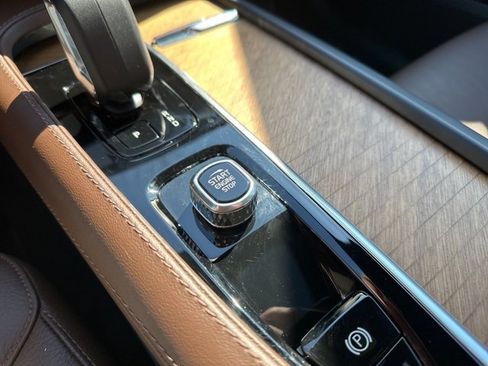 Certified 2024 Volvo XC90 B5 Plus w/ Protection Package Premier image 30