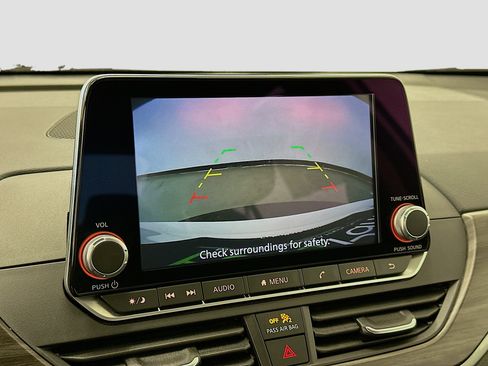 Used 2024 Nissan Altima 2.5 SV image 22