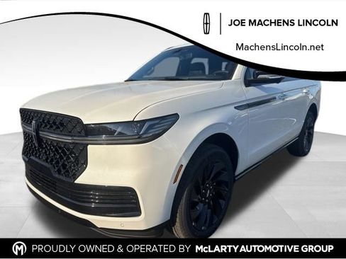 New 2026 Lincoln Navigator Reserve AWD/4WD image 1