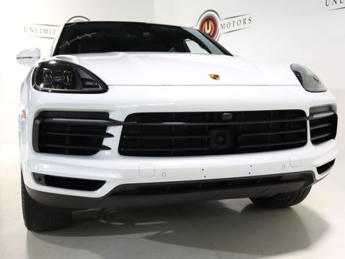 Used 2023 Porsche Cayenne Coupe w/ Towing Package w/o Tow Ball AWD/4WD image 28
