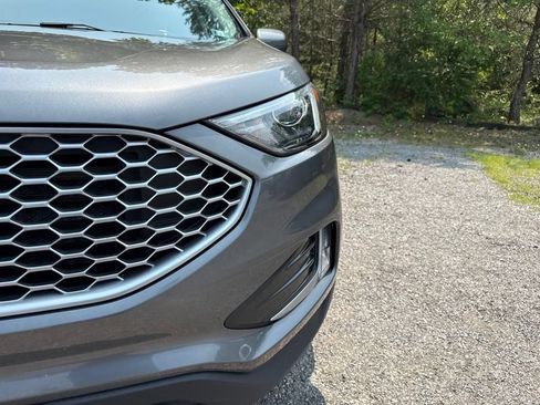Used 2024 Ford Edge SEL w/ Convenience Package AWD/4WD image 3