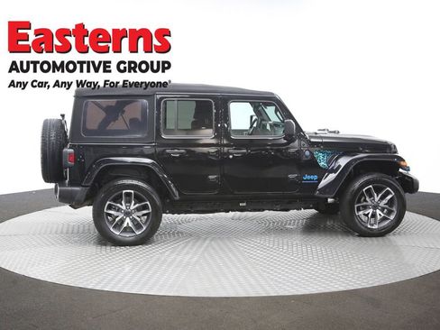 Used 2024 Jeep Wrangler Unlimited AWD/4WD image 47
