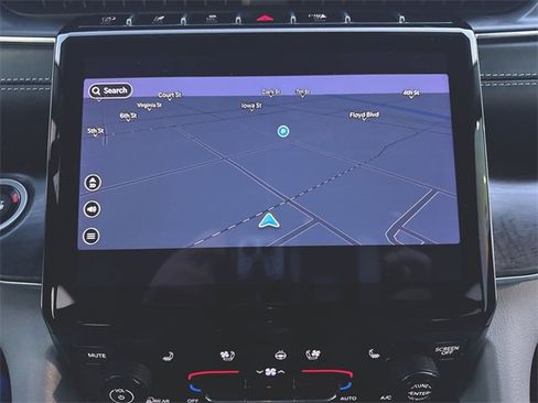 Used 2023 Jeep Grand Cherokee Overland image 14