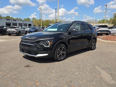Certified 2023 Kia Niro EX image 4