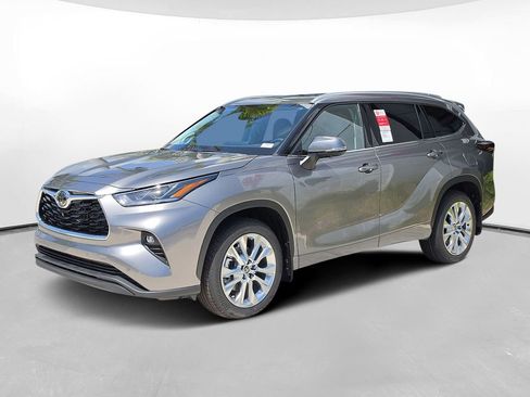 New 2026 Toyota Highlander Limited AWD/4WD image 3